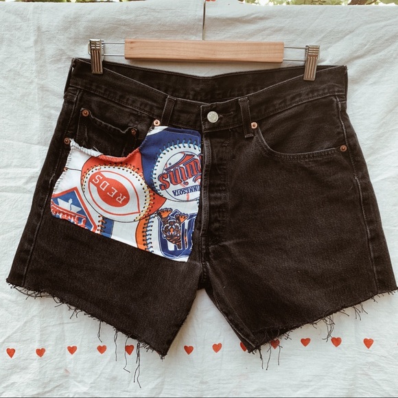 levis black patch
